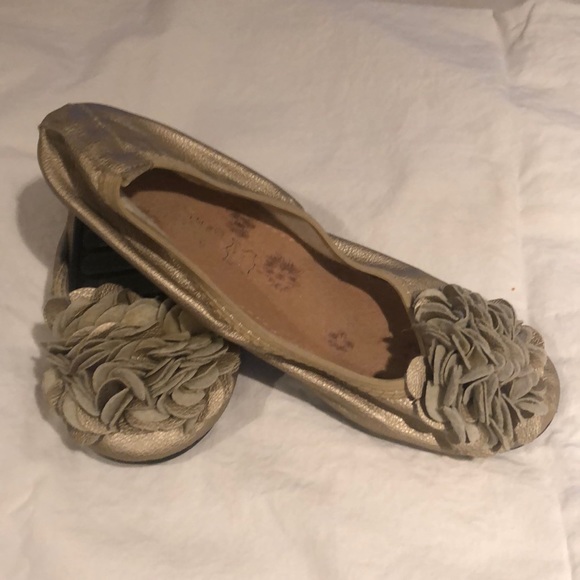 Little French Flats - Picture 1 of 3